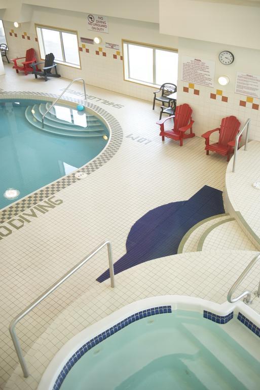 Gold Eagle Lodge Северен Батълфорд Екстериор снимка