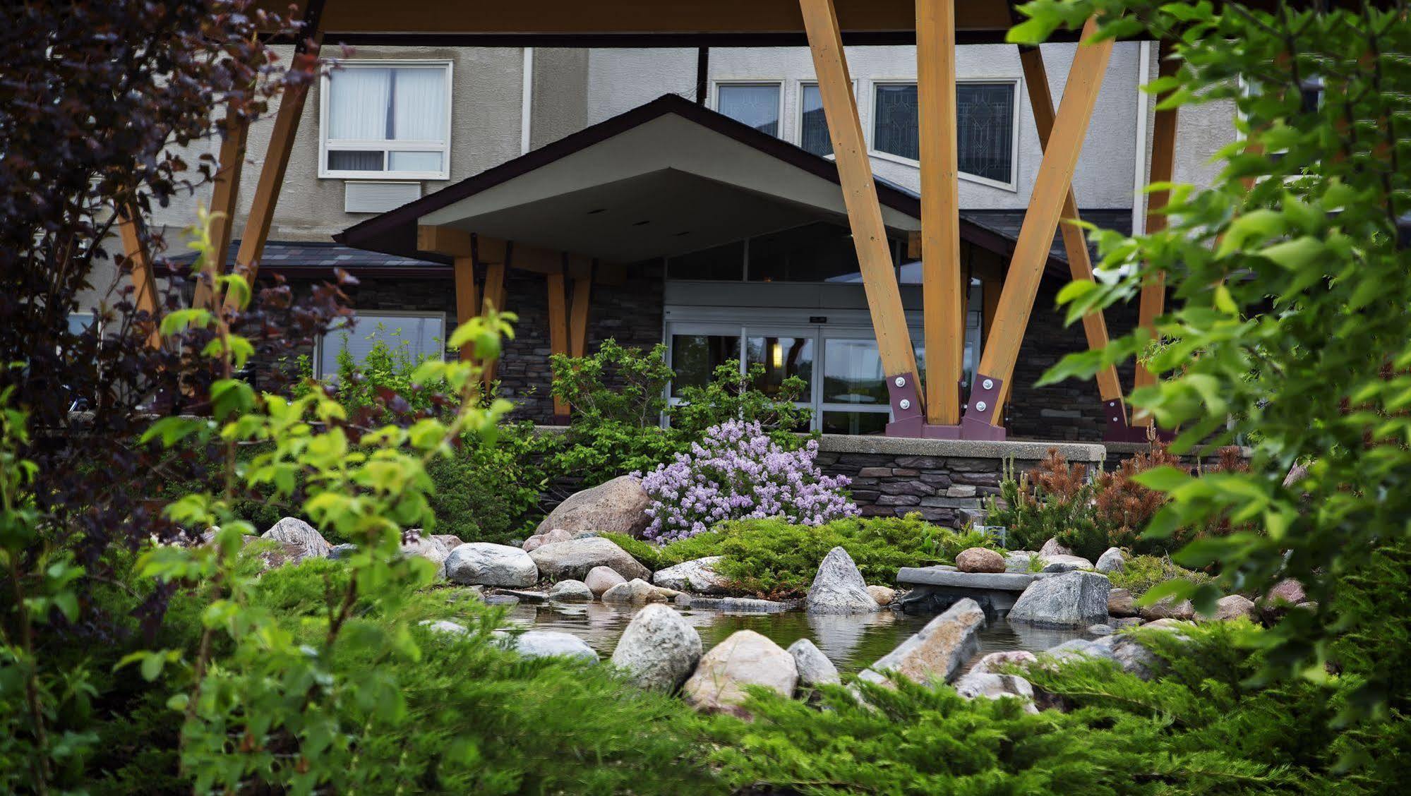 Gold Eagle Lodge Северен Батълфорд Екстериор снимка