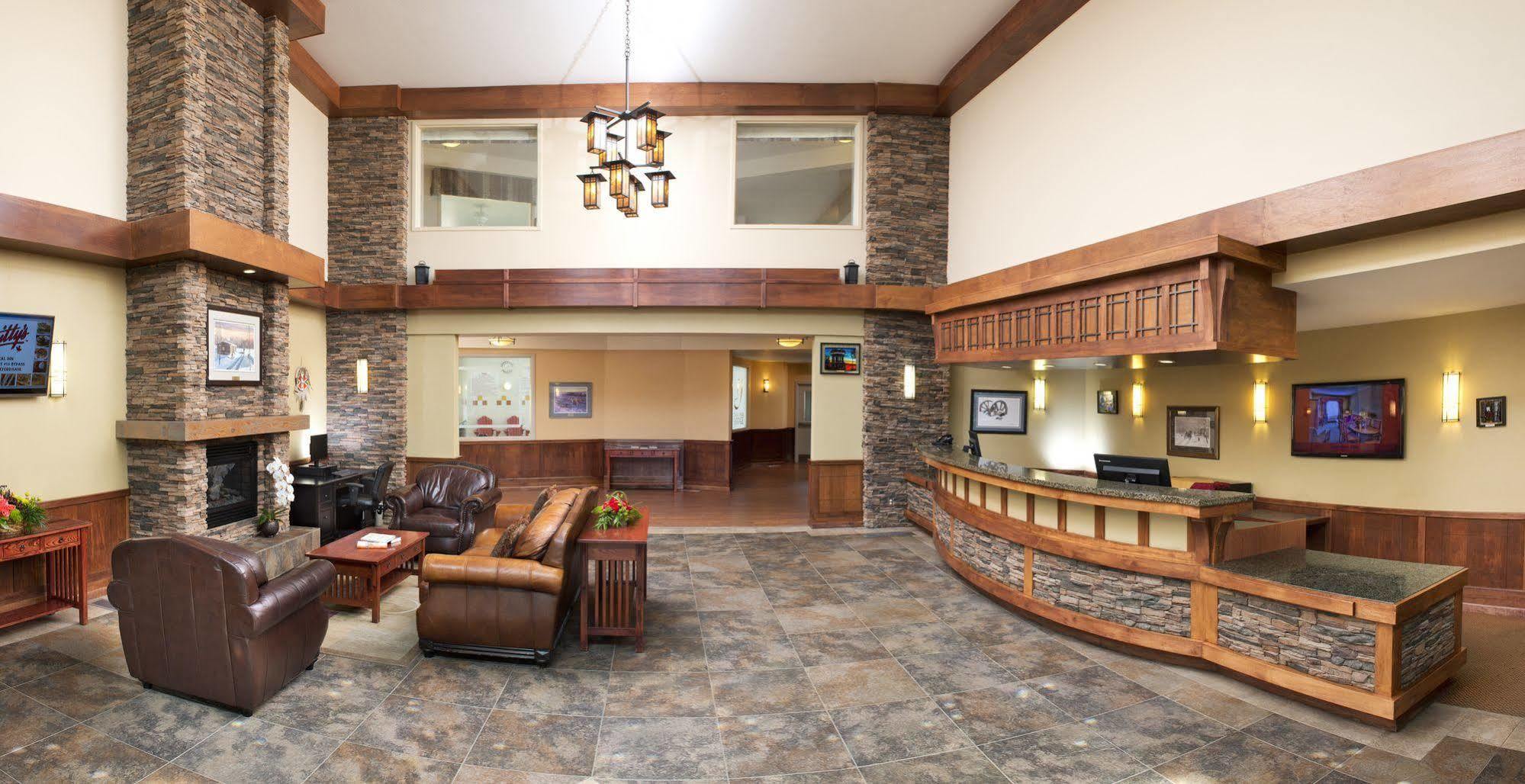Gold Eagle Lodge Северен Батълфорд Екстериор снимка