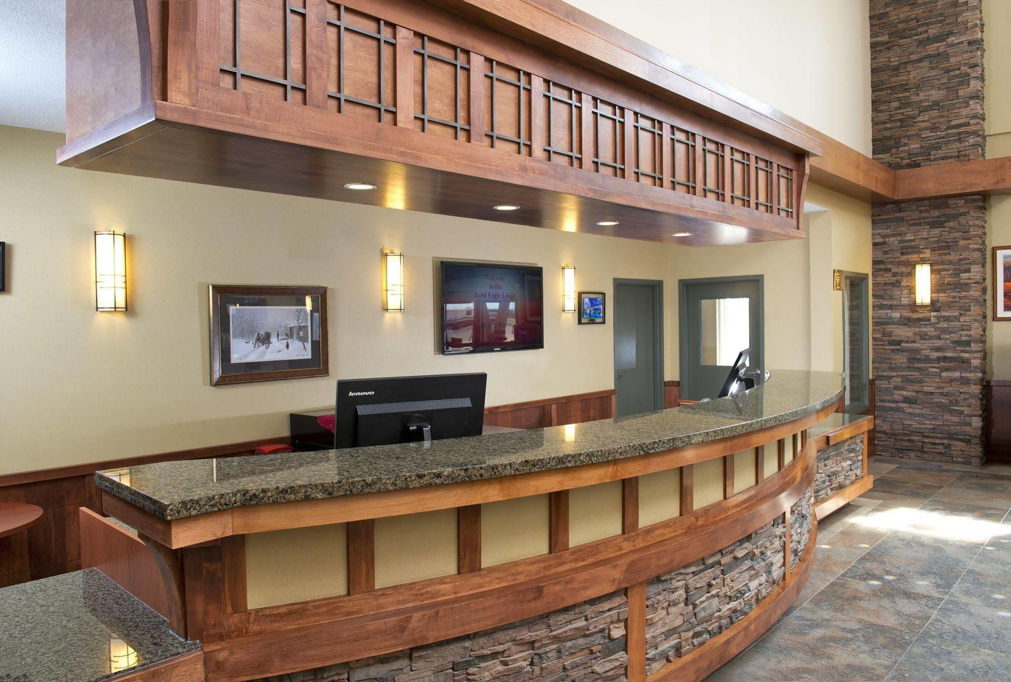 Gold Eagle Lodge Северен Батълфорд Екстериор снимка