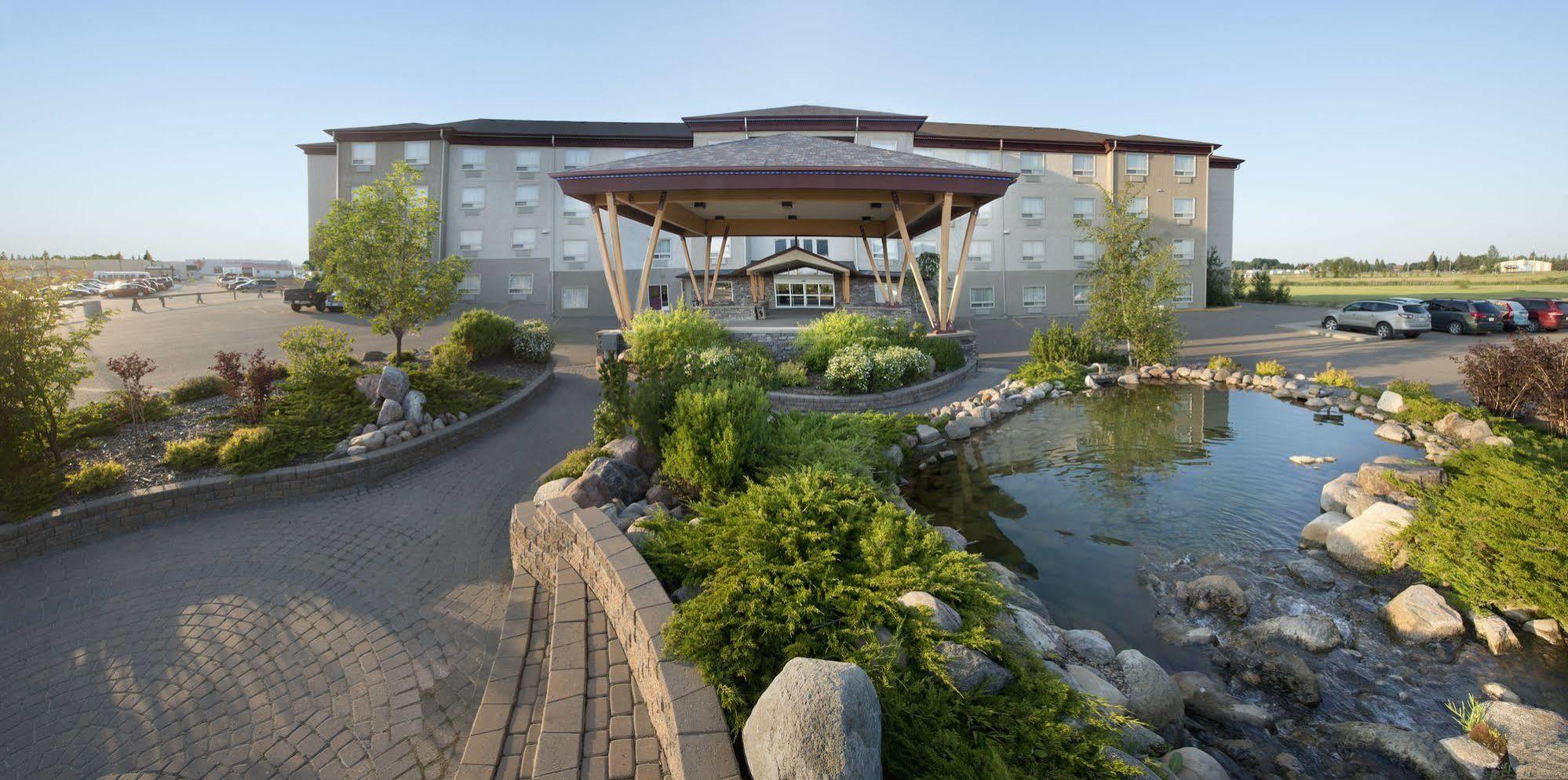 Gold Eagle Lodge Северен Батълфорд Екстериор снимка