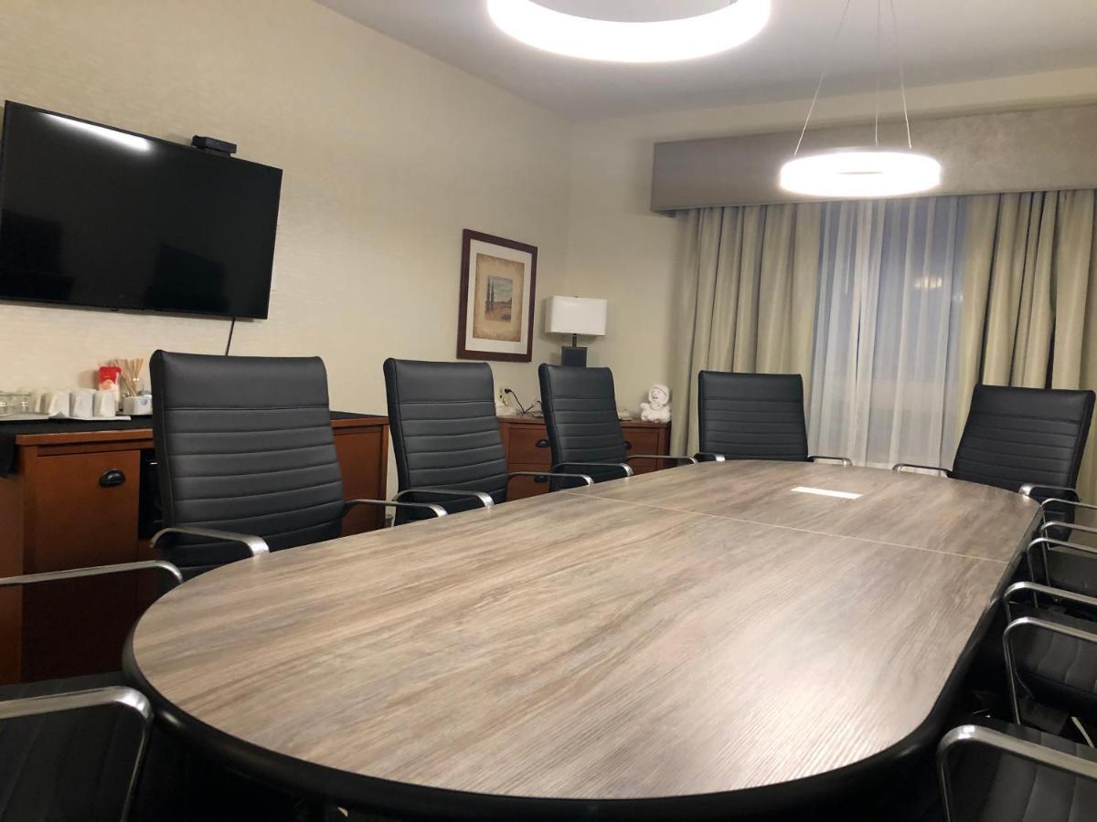 Gold Eagle Lodge Северен Батълфорд Екстериор снимка
